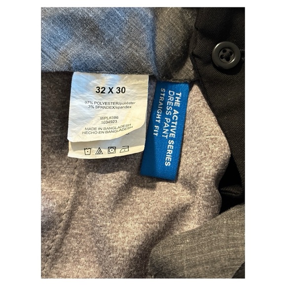 Elegant Black Slim-Fit Blazer for Formal Occasions - Picture 11 of 12